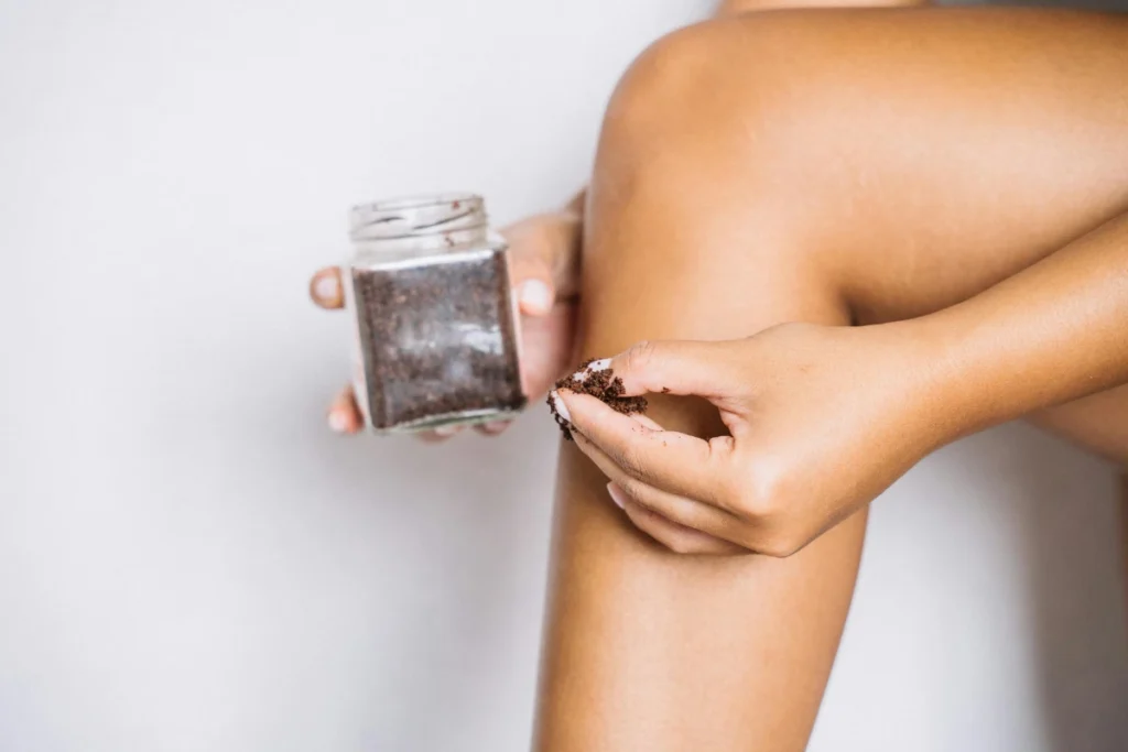 Koffie hergebruiken als bodyscrub of anti cellulitis crème