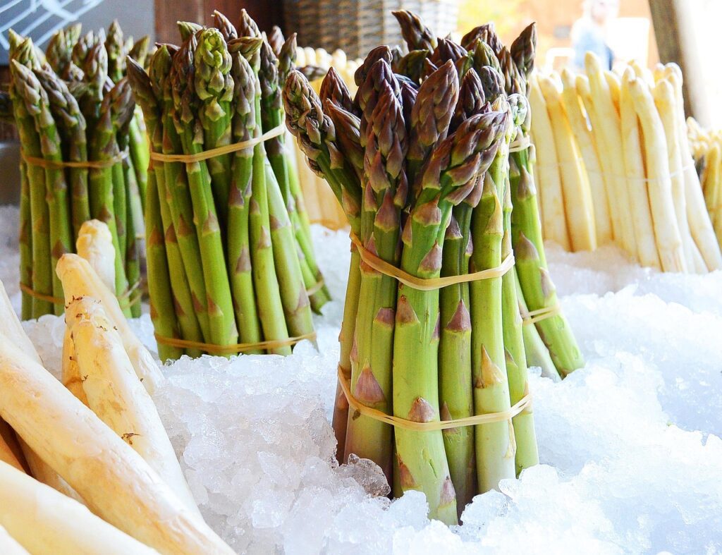 EvenDelen.be Verschil witte en groene asperges