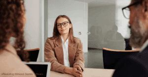 Vragen stellen tijdens een sollicitatiegesprek: tips om echt indruk te maken