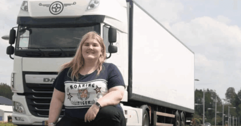 Vrouwelijke vrachtwagenchauffeur